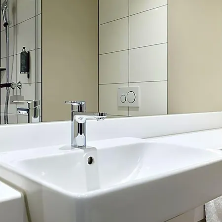 Premier Limbecker Platz Hotel 3*
